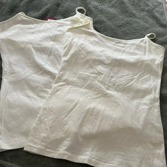 Brand new with tags undershirt size medium - Picture 1 of 3